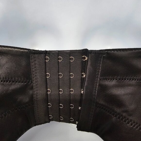 Black Faux Leather Tank Crop Vamp Grunge Punk Goth Pushup 34B - Picture 7 of 10